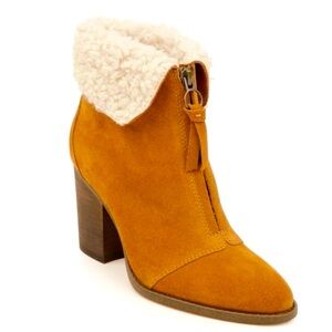 NWT ~ Splendid Kiley Faux Fur Collar, High Heeled Booties.